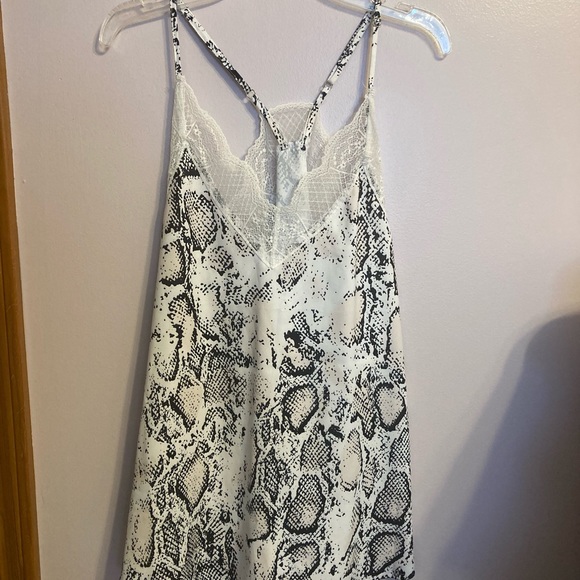 Snake Print Tank Top - Picture 4 of 4